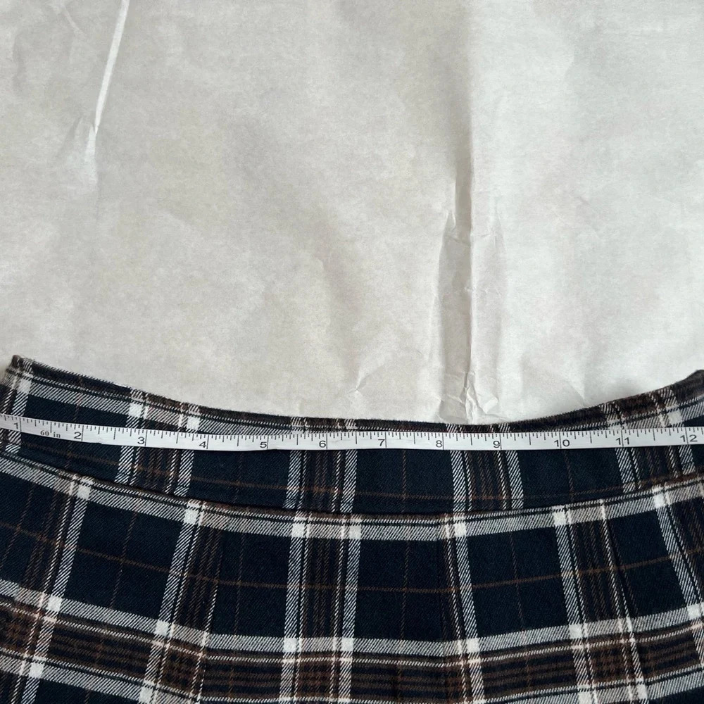 Hollister Ultra High-Rise Black Brown White Plaid Pleated Mini Skirt Size Small - Picture 5 of 8